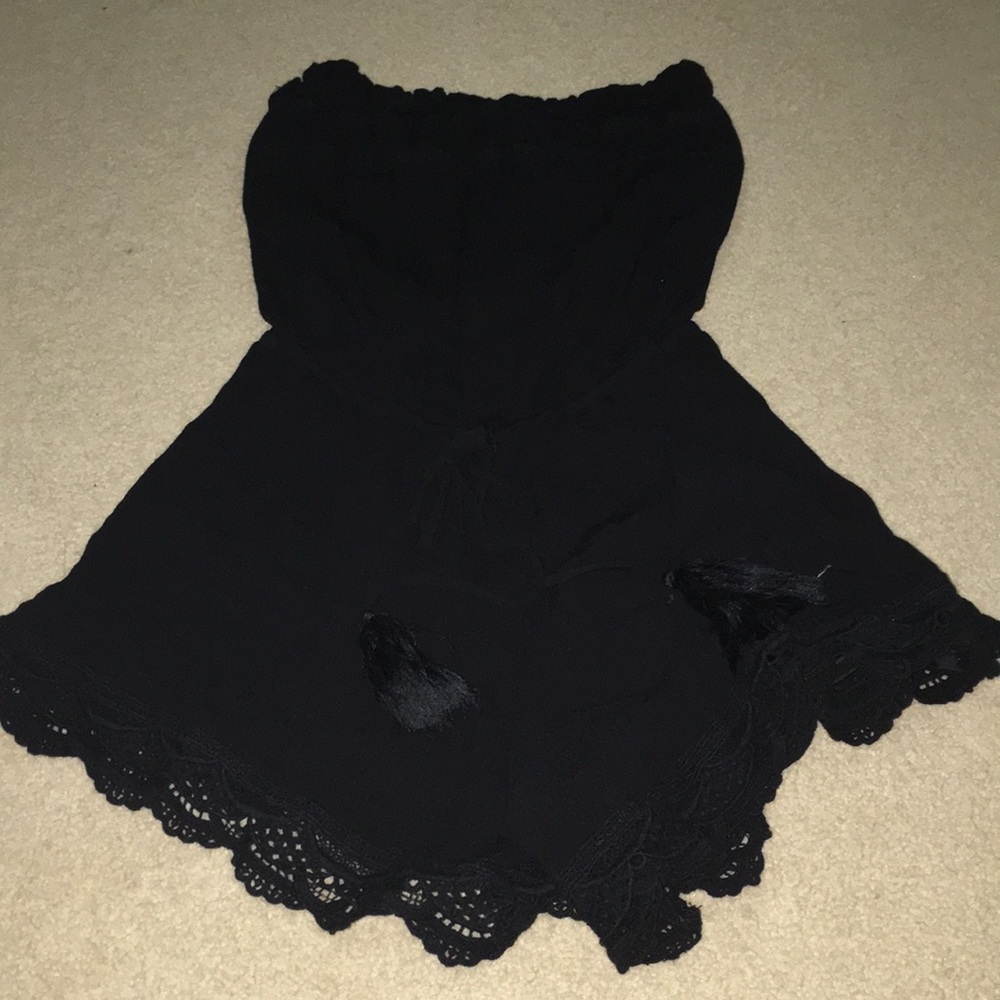 Strapless romper with waist tie